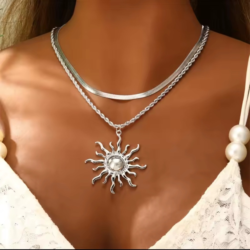 New Silver Sun Pendant Necklace Set